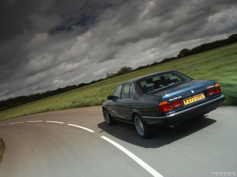 Illustration for article titled Have a Bavarian ton of E32s, E34s and E36s